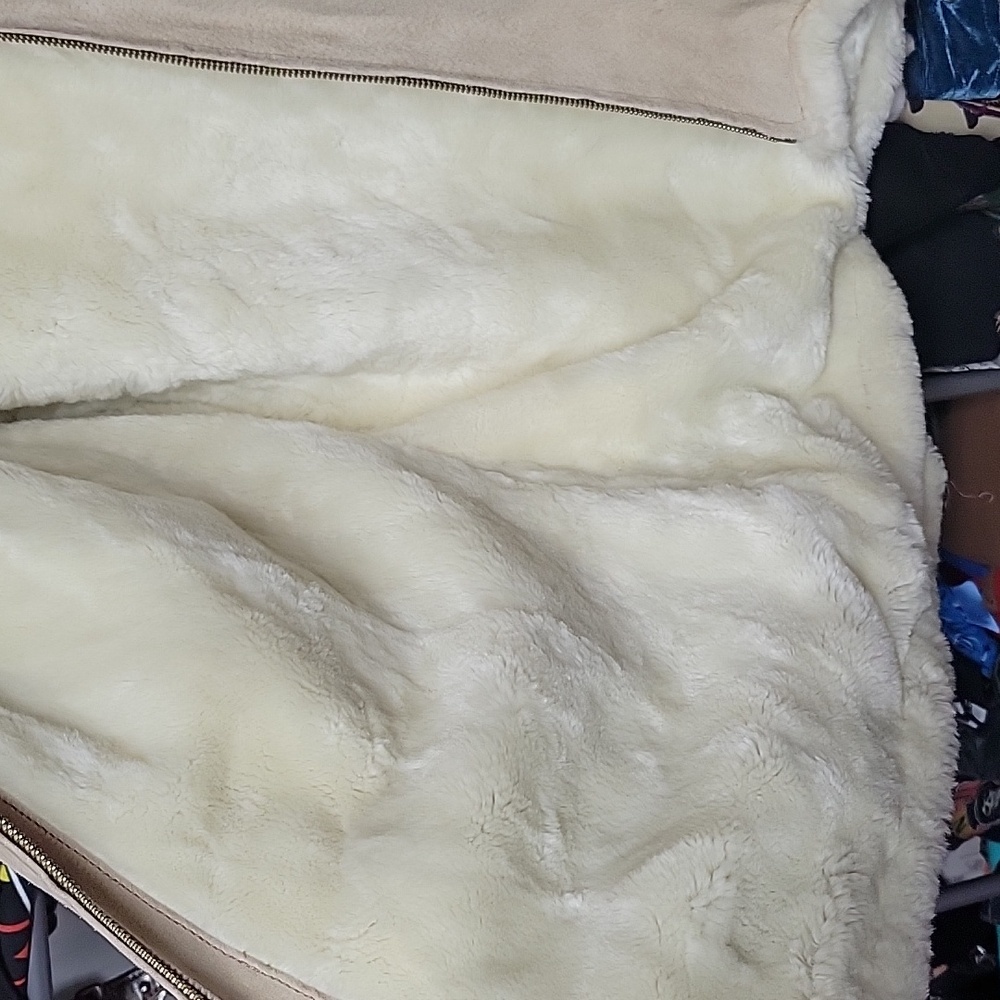 Leather Size XL winter Coat.  Faux Fur Lined Zip-Up Jacket With a HOOD!!! NWOT - Picture 3 of 6